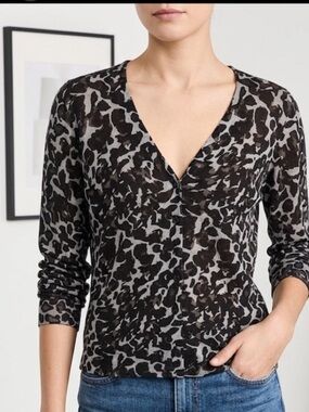 BUFFALO, DAVID BITTON long sleeved V-Neck button down sweater Size Small